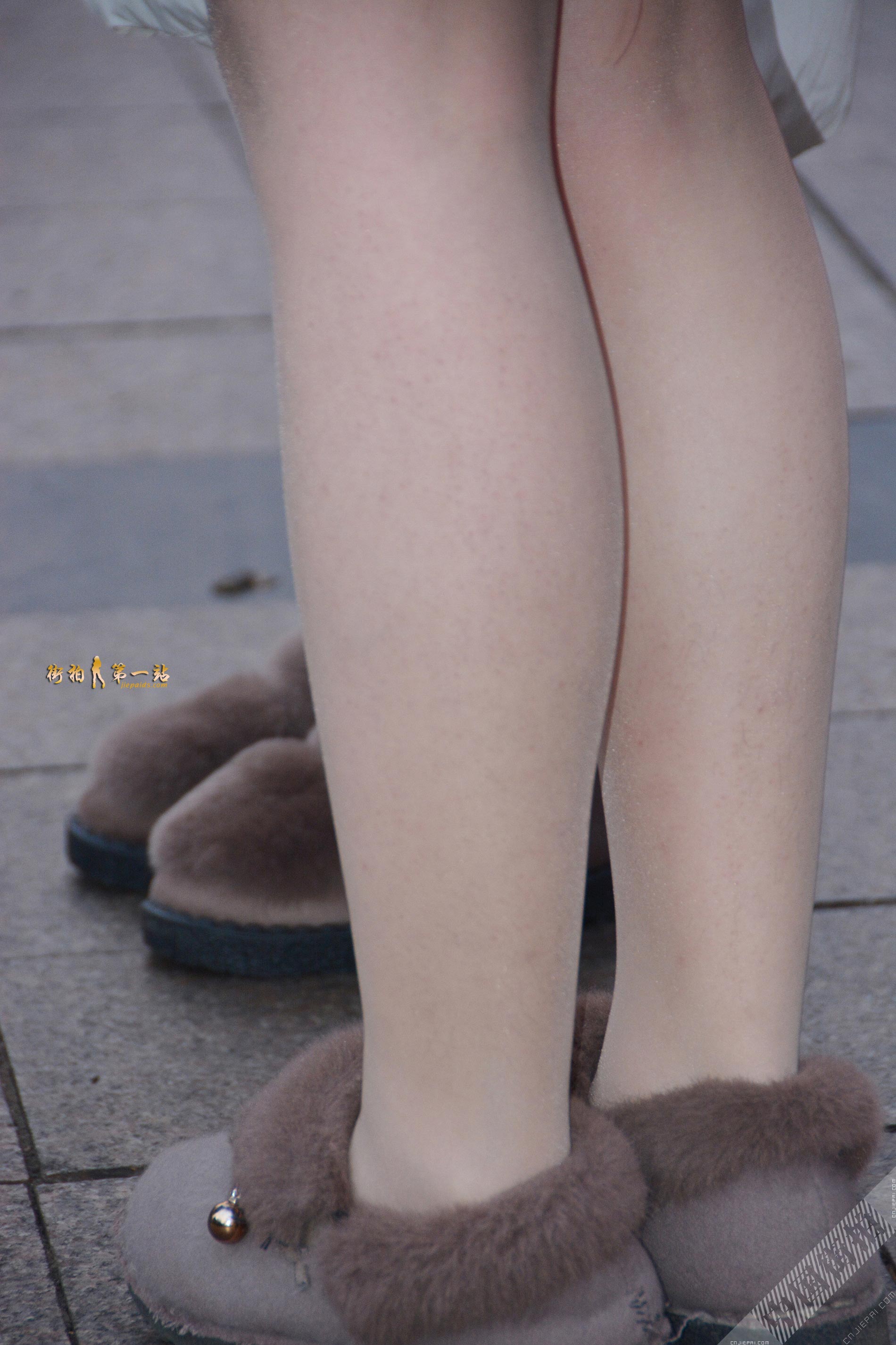 美女超薄肉丝美腿特写，腿上的毛毛清晰可见 图1