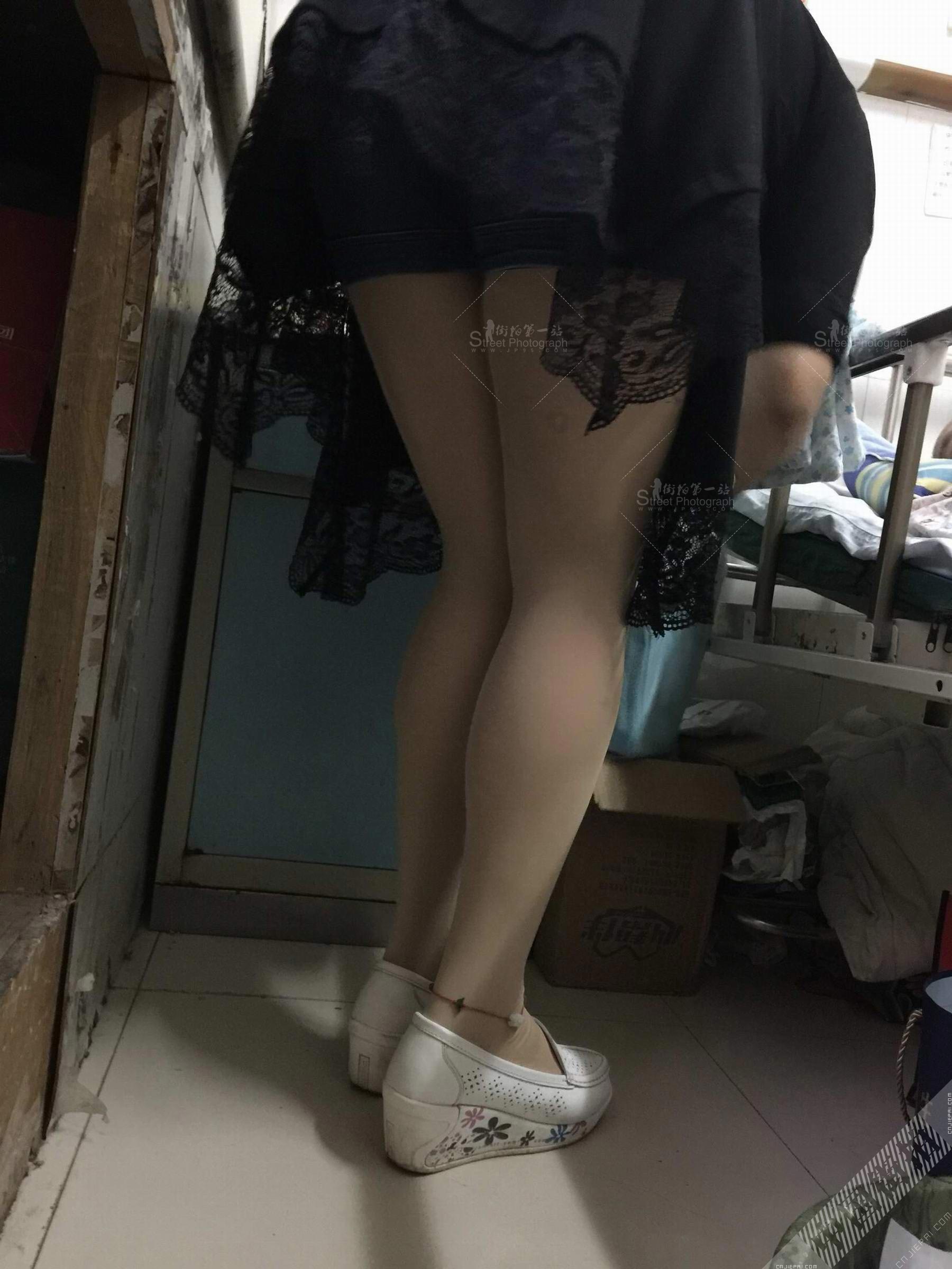 病房里的美少妇，肤色裤袜修饰下的性感双腿 图1