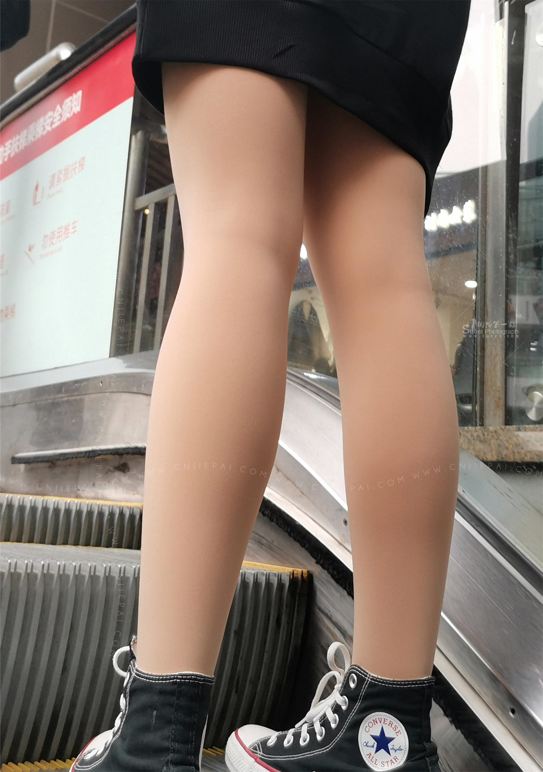 性感包臀美女，光腿神器修饰下的美腿 图7